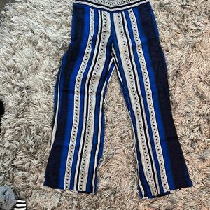 NWT Vanilla Star Flowy pants - small